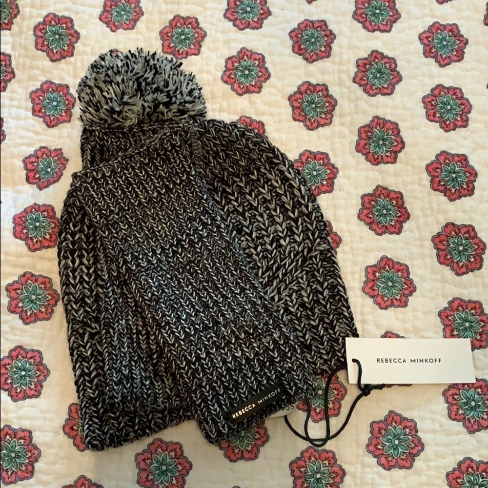 SUMMER CLEARANCE ✨✨ beanie and arm warmer